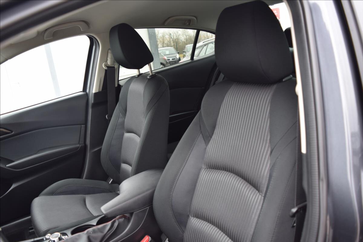 Mazda 3 Sedan / Limuzína 1,5 l 74 kw