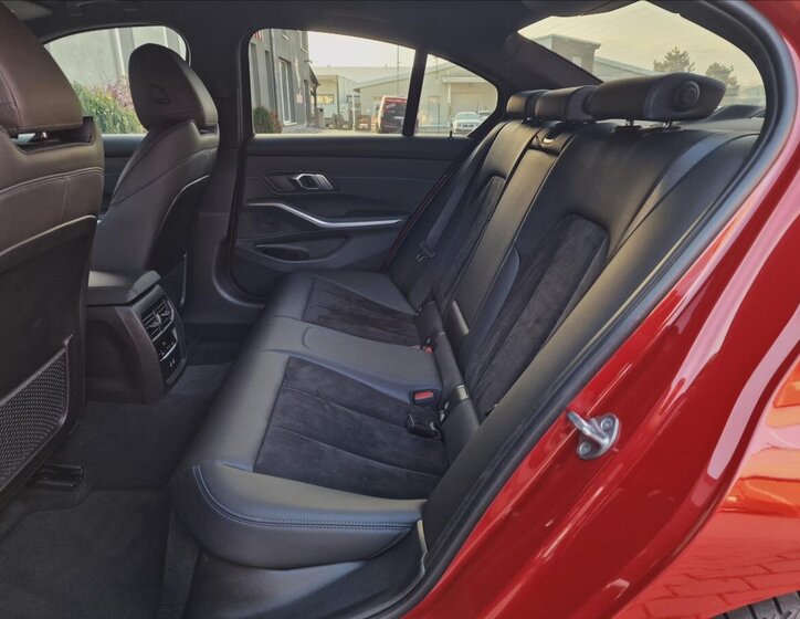 BMW Řada 3 Sedan / Limuzína 2,0 l 140 kw