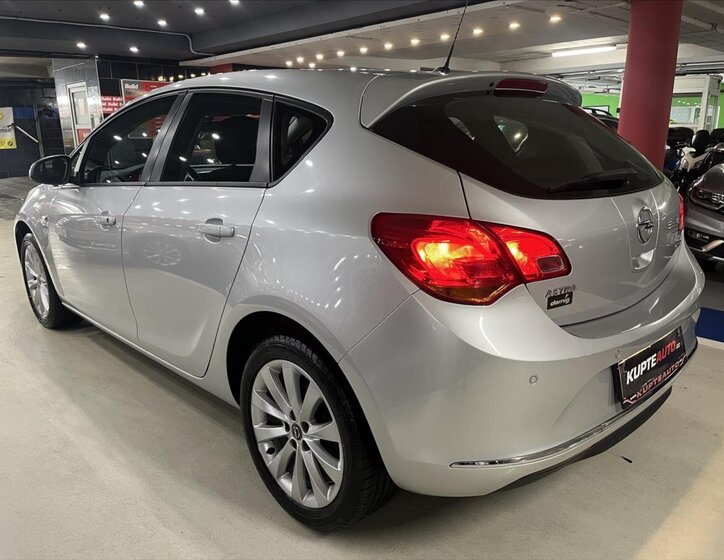 Opel Astra 5