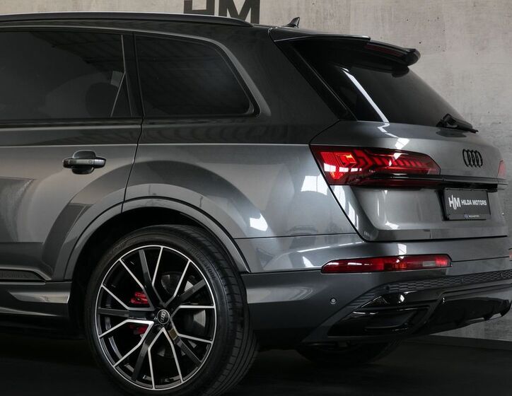 Audi Q7 6