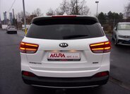 KIA Sorento 4