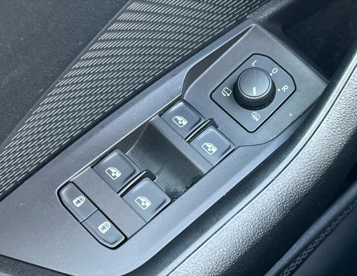 Škoda Octavia Sedan / Limuzína 1,5 l 110 kw