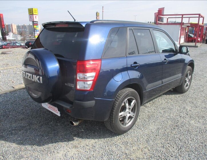 Suzuki Grand Vitara SUV / Terénní 2,4 l 124 kw