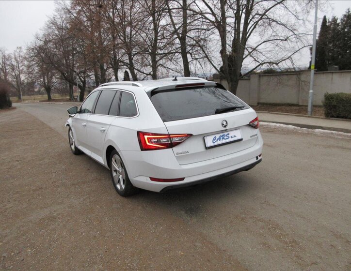 Škoda Superb Kombi 2,0 l 110 kw