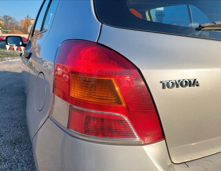 Toyota Yaris Hatchback 998,0 50 kw