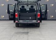 Volkswagen Multivan 11