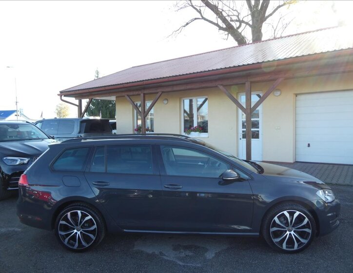 Volkswagen Golf 12