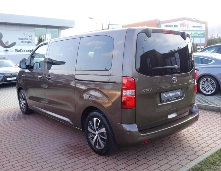 Toyota ProAce Verso 6