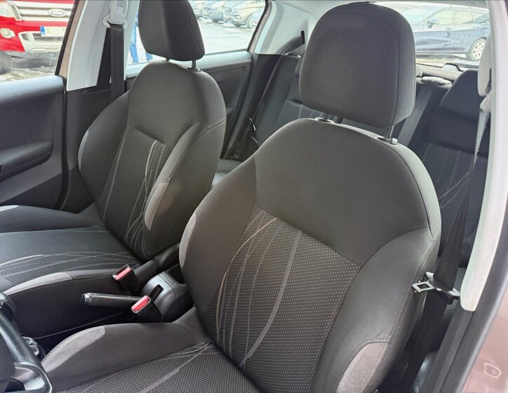 Peugeot 208 Hatchback 1,4 l 70 kw