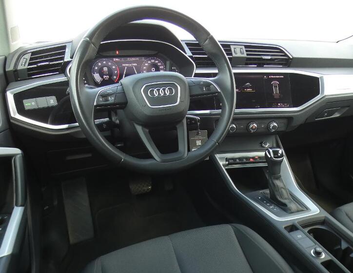 Audi Q3 5