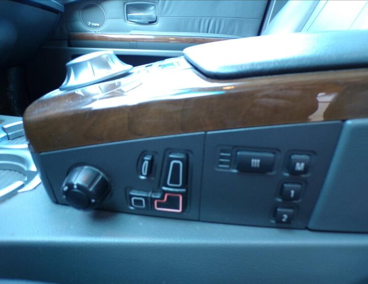 BMW Řada 7 Sedan / Limuzína 3,6 l 200 kw