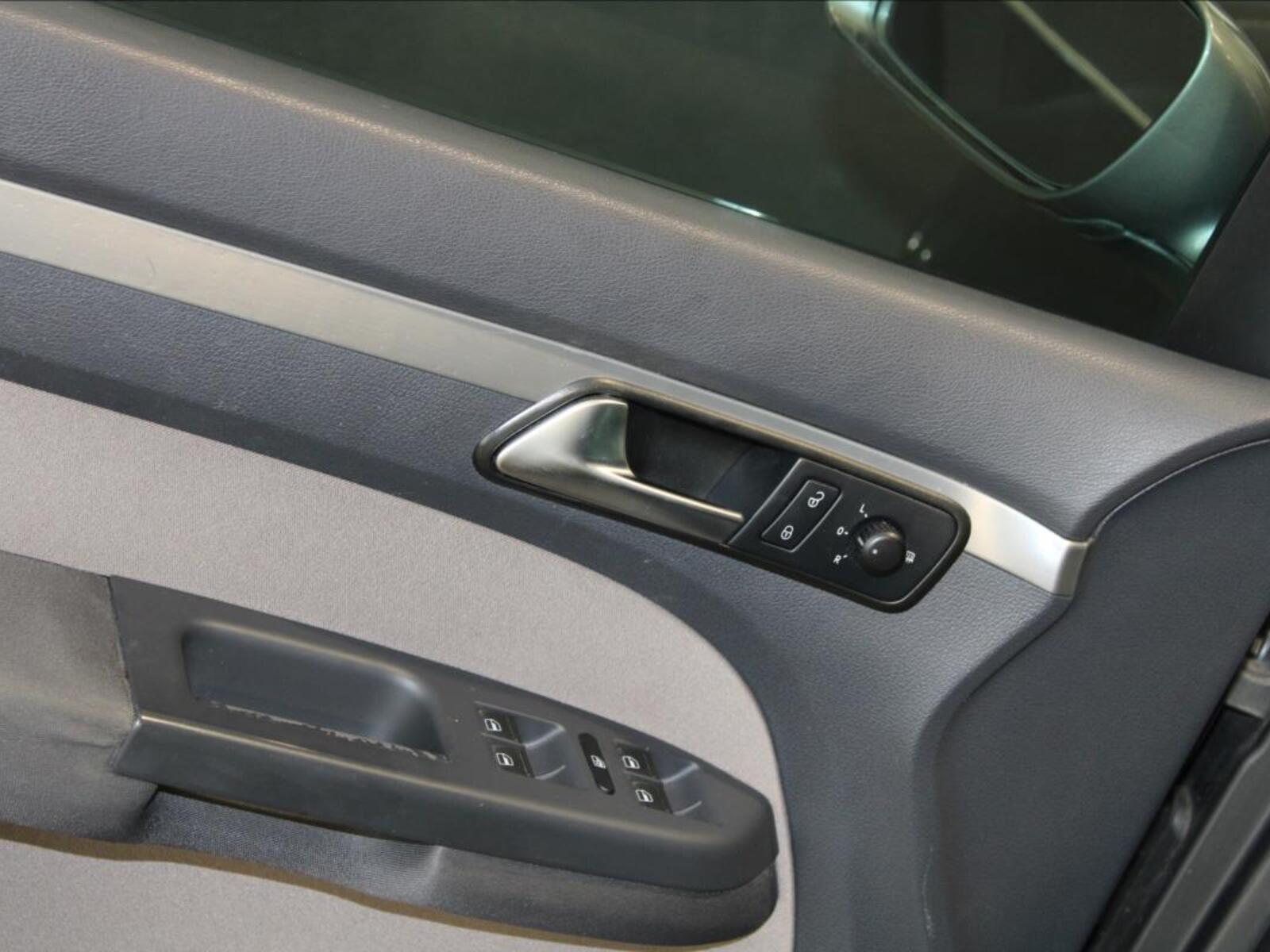 Volkswagen Touran 12