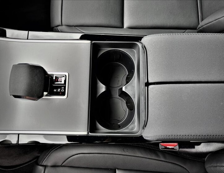 Land Rover Range Rover Velar SUV / Terénní 2,0 l 150 kw