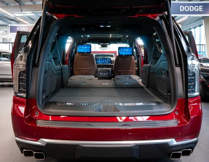 Chevrolet Suburban SUV / Terénní 6,2 l 313 kw