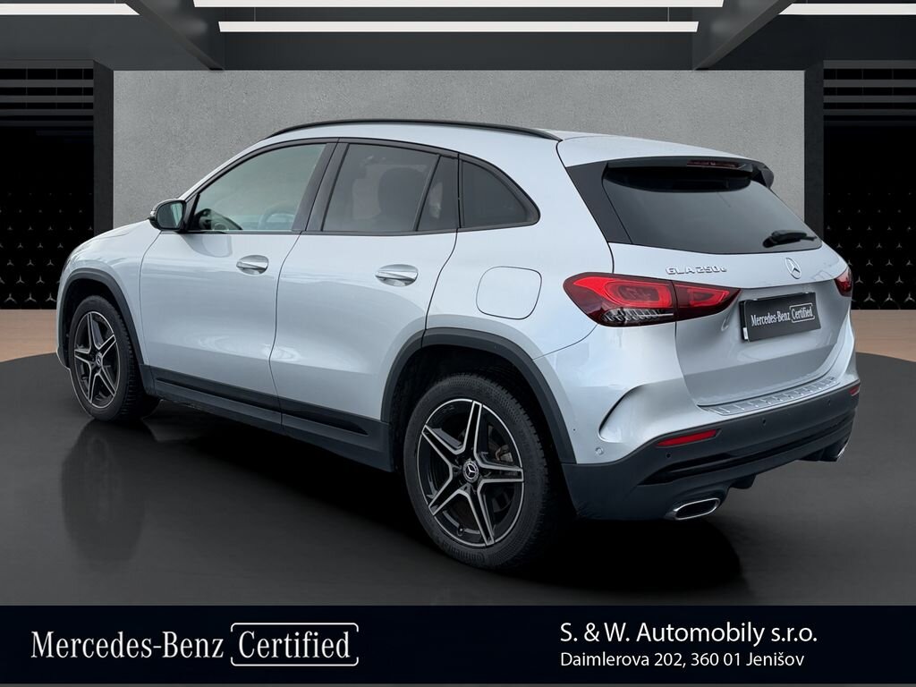 Mercedes-Benz GLA SUV / Terénní 1,3 l 160 kw