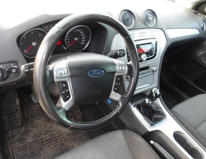 Ford Mondeo Hatchback 2,0 l 103 kw