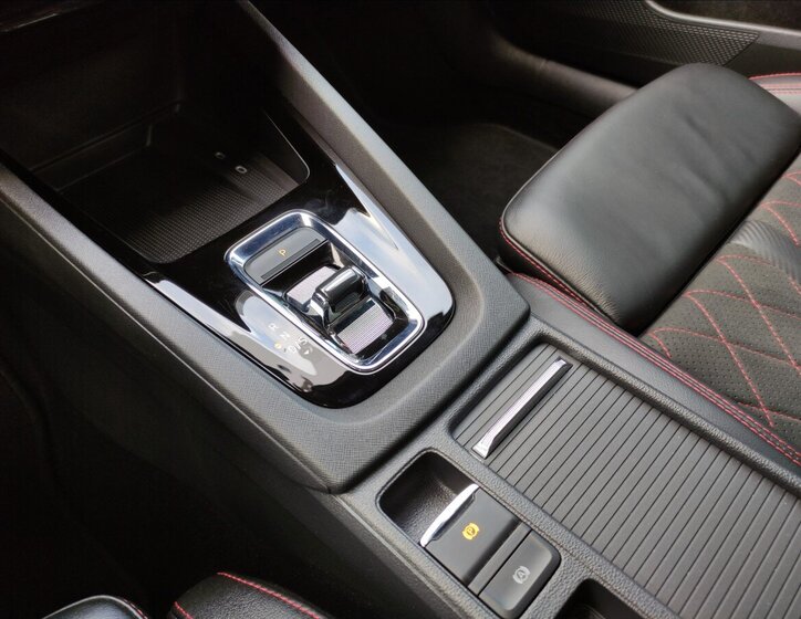 Škoda Octavia Sedan / Limuzína 2,0 l 180 kw