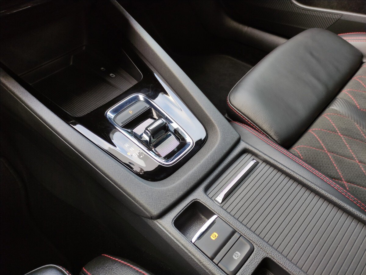 Škoda Octavia Sedan / Limuzína 2,0 l 180 kw