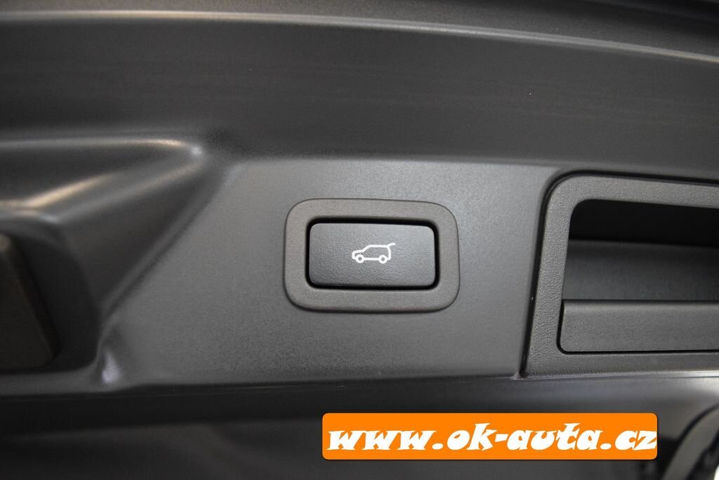 Land Rover Range Rover Velar SUV 2,0 l 0