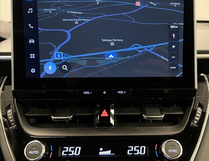 Toyota Corolla Cross SUV 1,8 l 72 kw