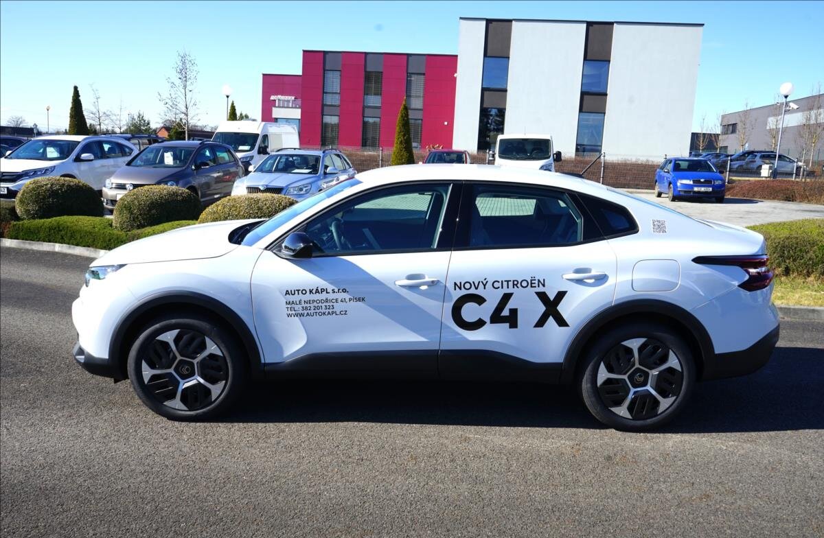 Citroën C4 X Sedan / Limuzína 1,2 l 96 kw
