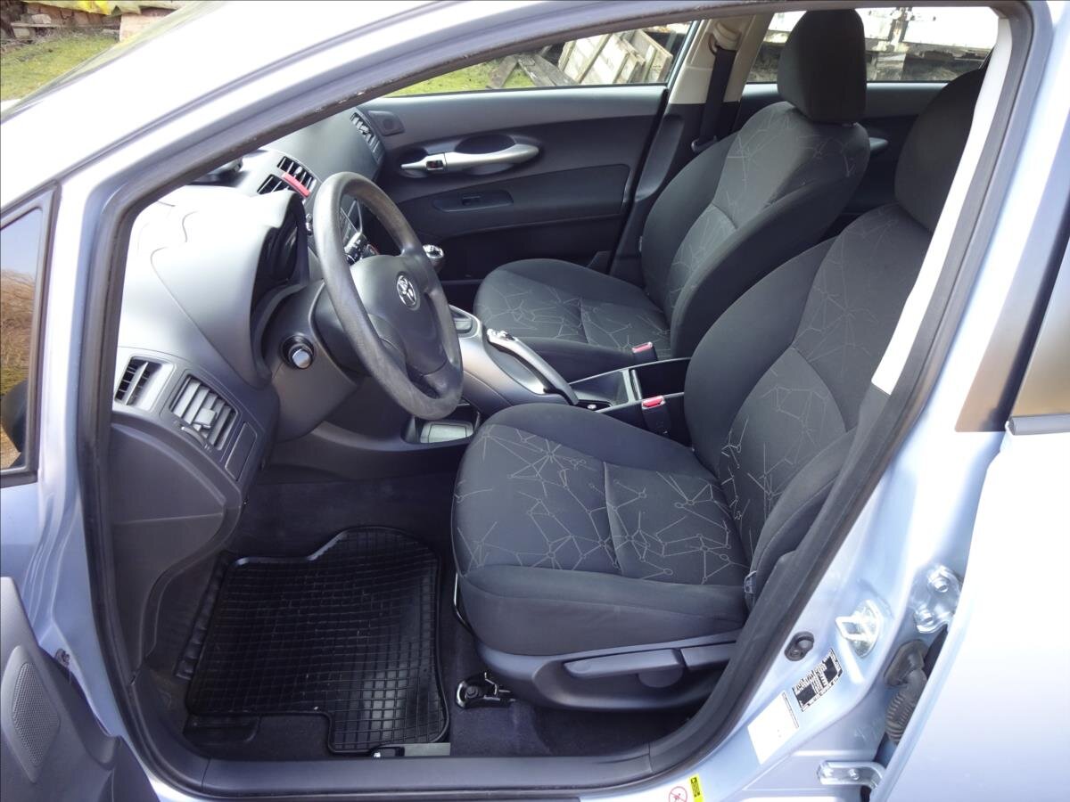 Toyota Auris Hatchback 1,3 l 74 kw