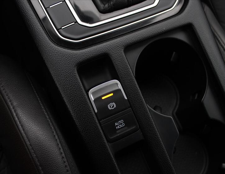 Volkswagen Passat 25