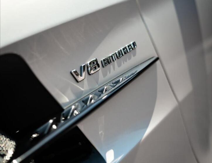 Mercedes-Benz AMG GT 10