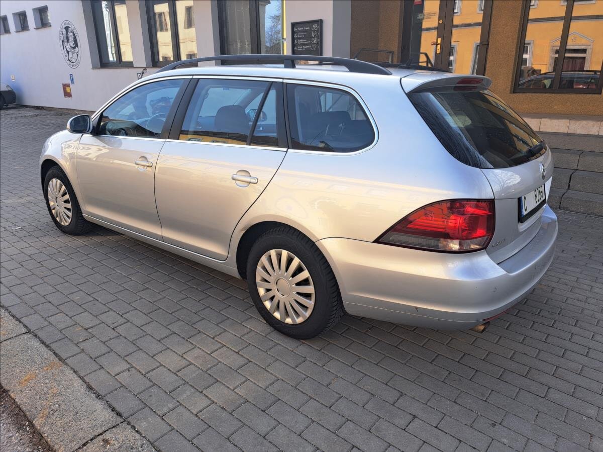 Volkswagen Golf Kombi 1,6 l 77 kw