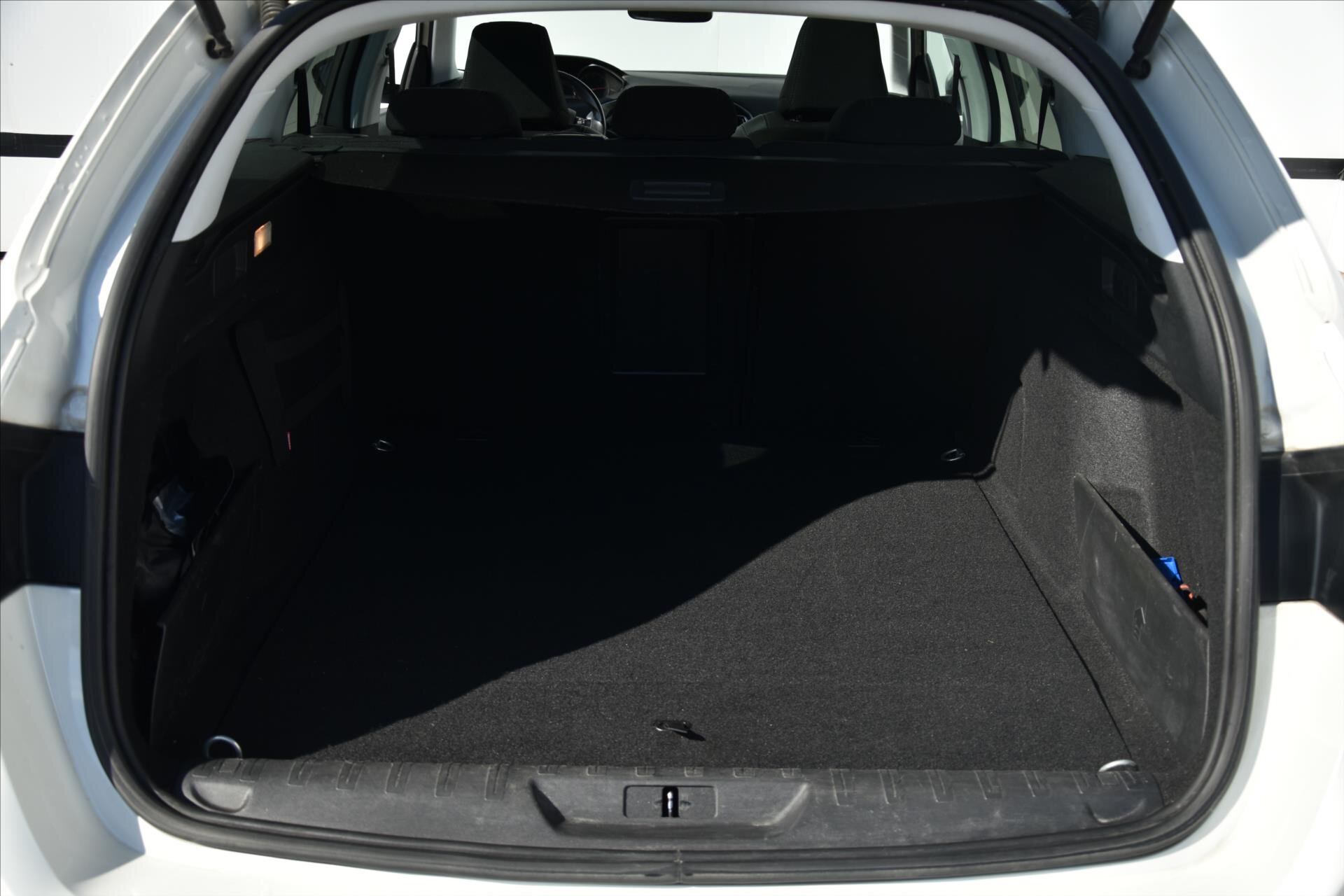 Peugeot 308 Kombi 1,5 l 96 kw