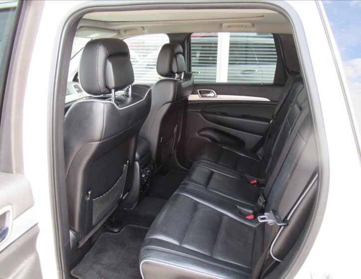 Jeep Grand Cherokee 23