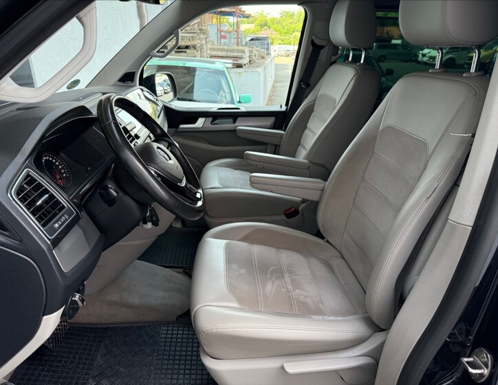 Volkswagen Multivan 10