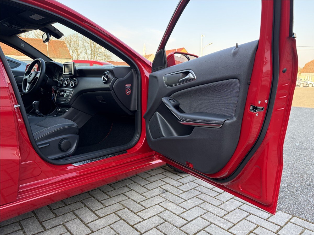 Mercedes-Benz Třídy A Hatchback 1,6 l 90 kw