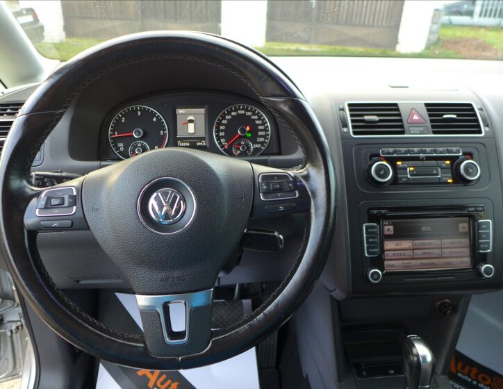 Volkswagen Touran Kombi 1,6 l 77 kw