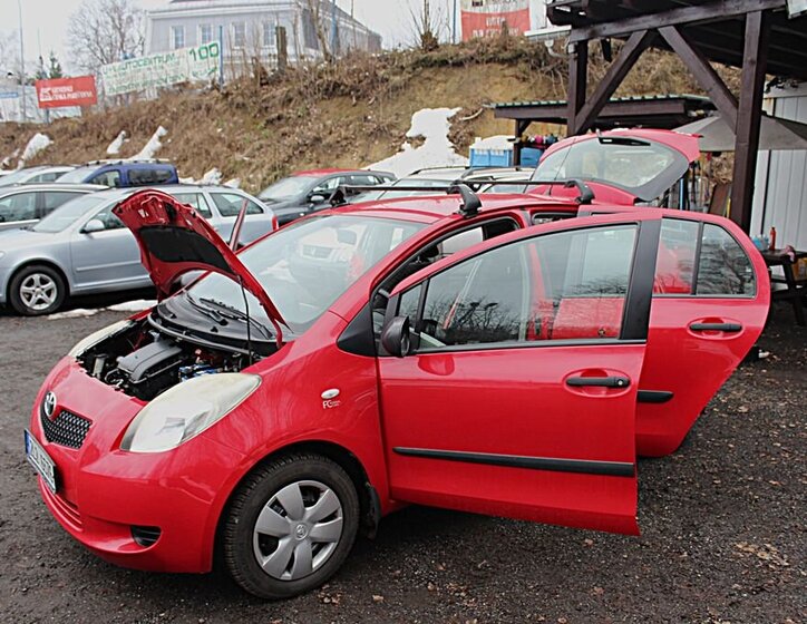 Toyota Yaris Hatchback 998,0 51 kw