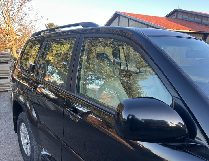 Toyota Land Cruiser 25