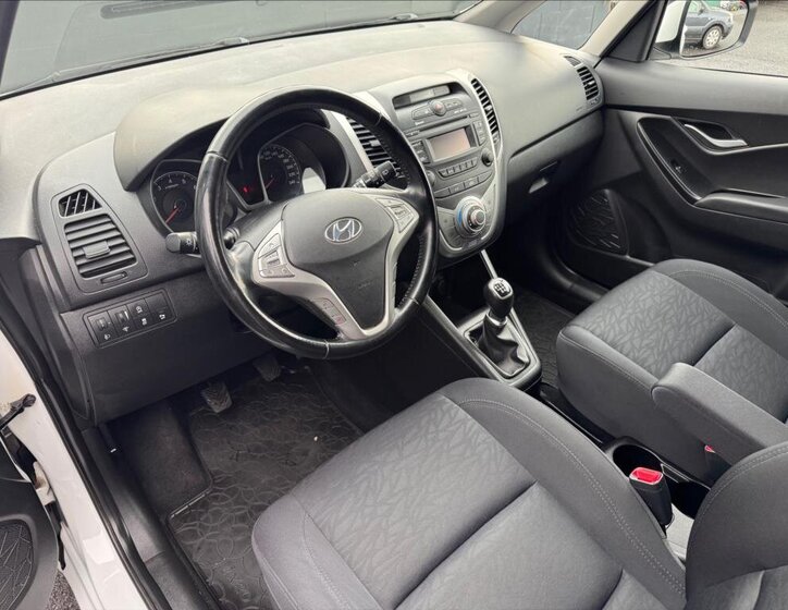 Hyundai ix20 MPV 1,4 l 66 kw