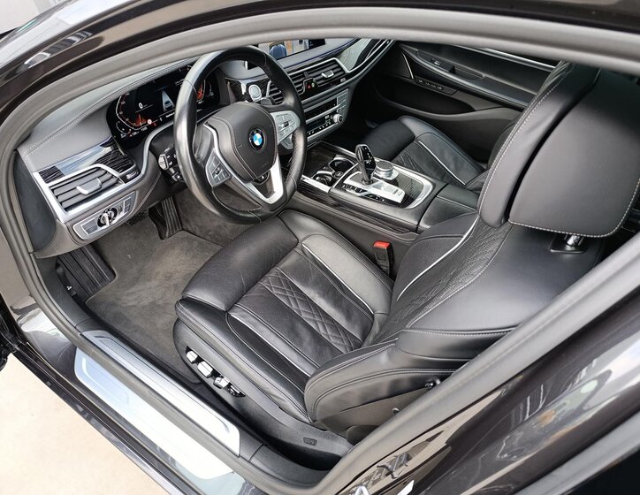 BMW Řada 7 Ostatní 3,0 l 250 kw
