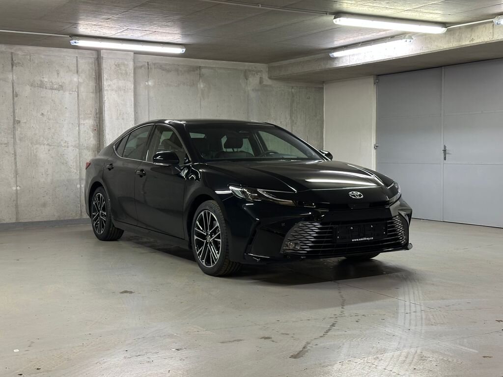 Toyota Camry Sedan / Limuzína 2,5 l 160 kw
