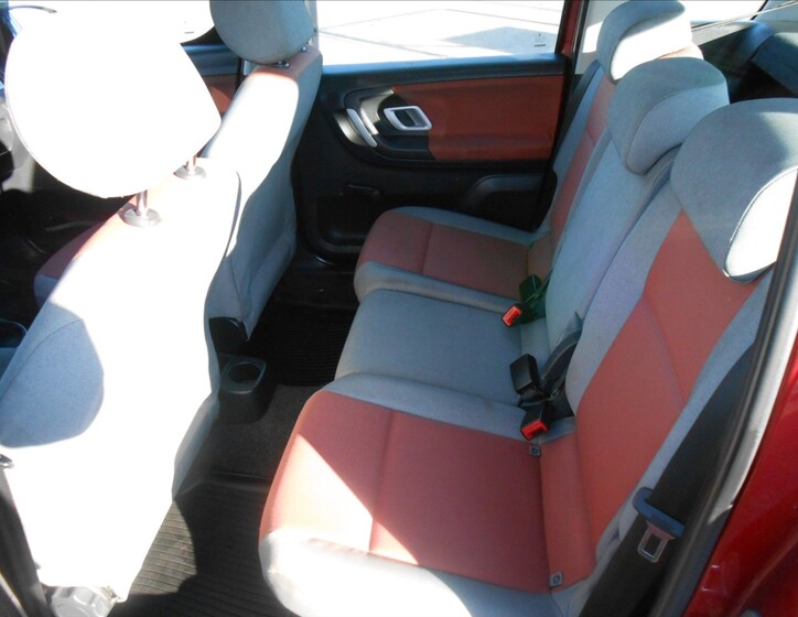 Škoda Roomster 9