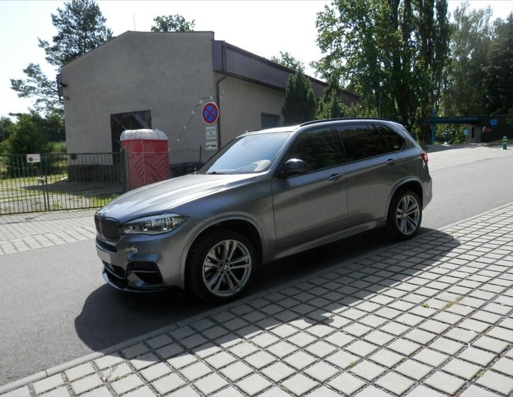 BMW X5 SUV 3,0 l 280 kw