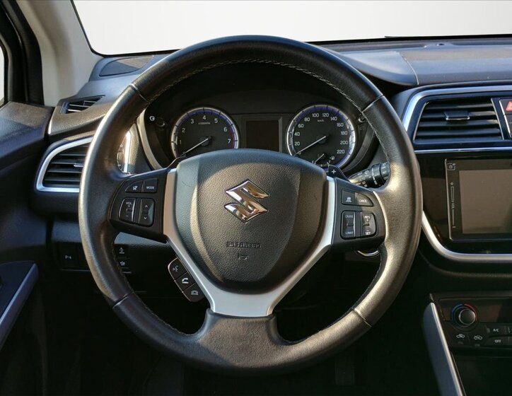 Suzuki SX4 S-Cross 11