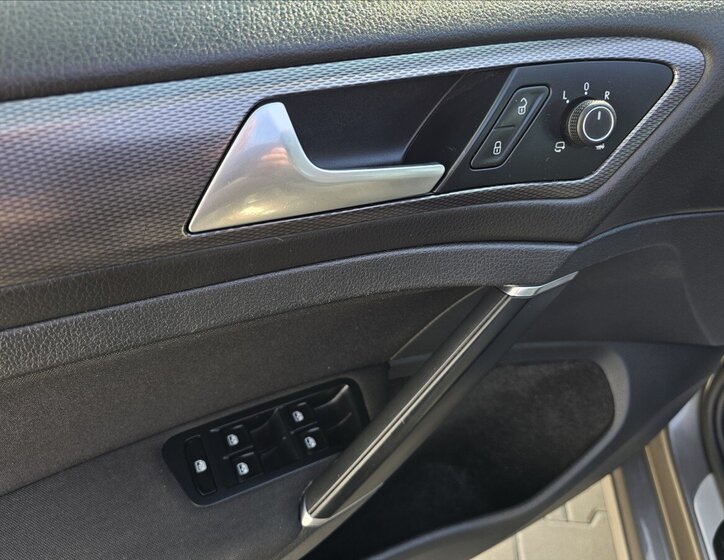 Volkswagen Golf Kombi 1,4 l 92 kw