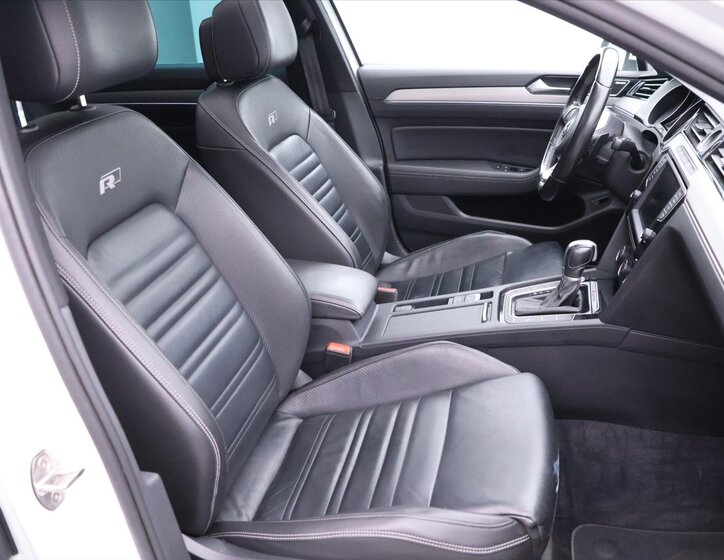 Volkswagen Passat Kombi 2,0 l 206 kw