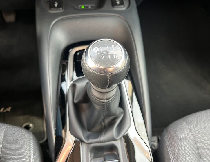 Toyota Corolla Sedan 1,5 l 92 kw