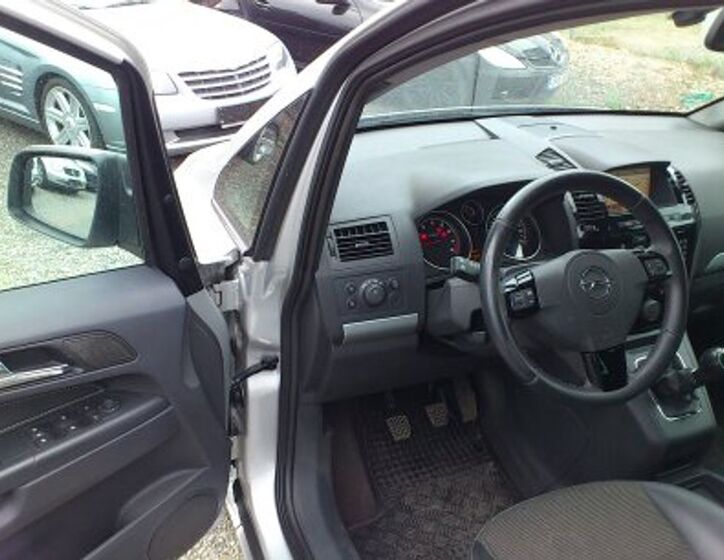 Opel Zafira 13
