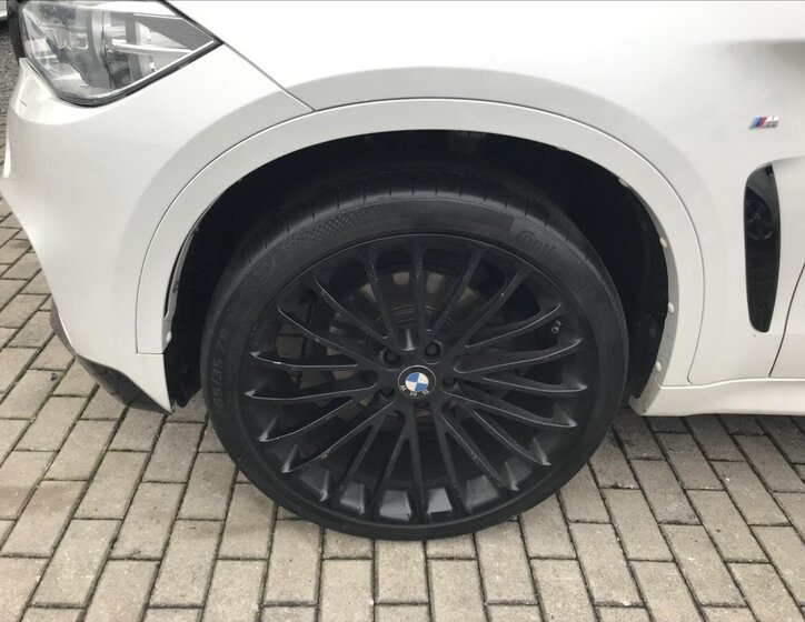 BMW X6 Sedan / Limuzína 3,0 l 190 kw