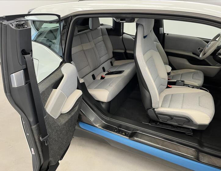 BMW i3 24