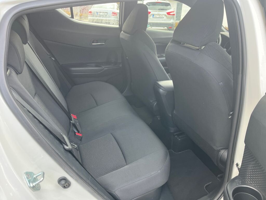 Toyota C-HR SUV / Terénní 1,8 l 72 kw