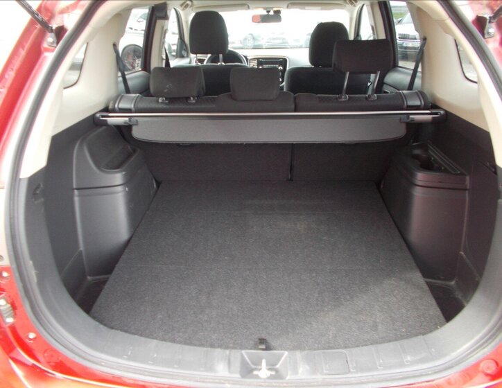 Mitsubishi Outlander SUV / Terénní 2,0 l 110 kw